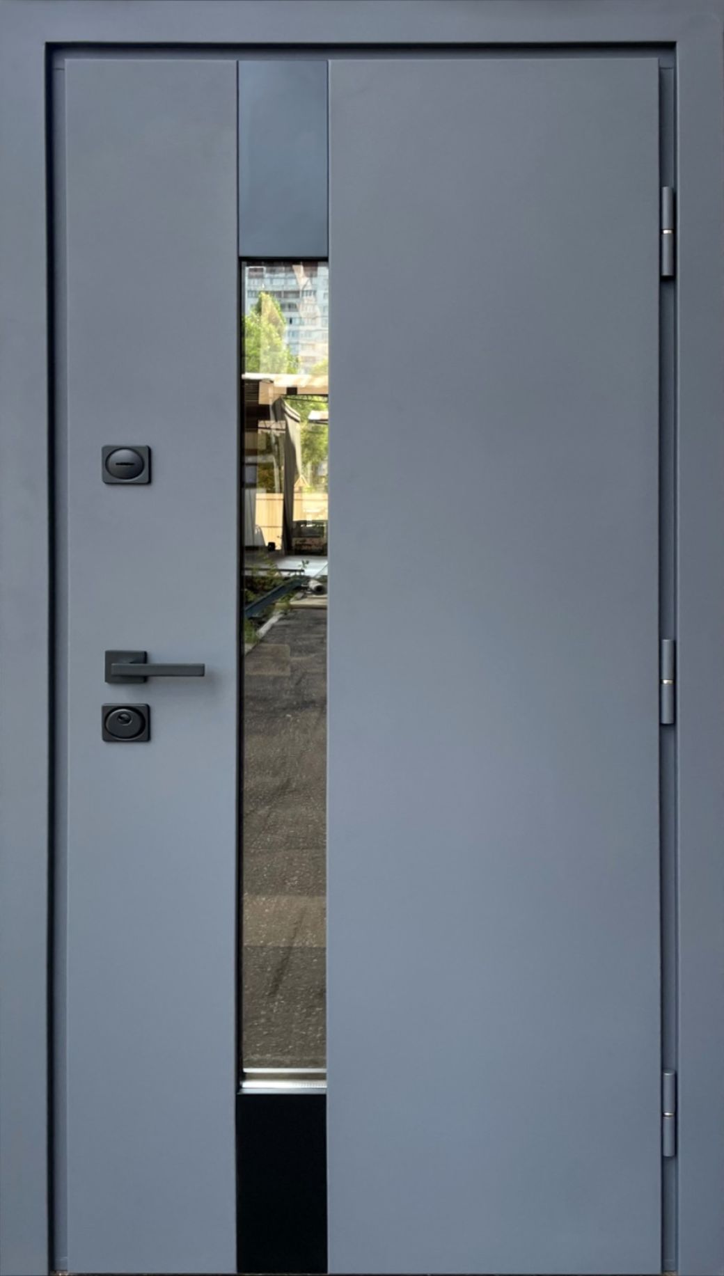 Вхідні двері Qdoors, колекція СТРОНГ, ТЕРМІКС, ВУЛИЦЯ 3 контура з ОЦИНКОВАНИМ металом на полотні,  антрацит пісок/vin білий атлас