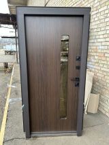 Вхідні двері Qdoors, колекція СТРОНГ, БРАУН, ВУЛИЦЯ 3 контура з ОЦИНКОВАНИМ металом на полотні,  пісок коричневий / дуб темн vin - Изображение 1